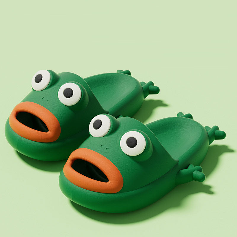 Frog slippers for women in summer cute cartoon funny indoor home use summer sandals for outdoor use in the bathroom with a sense of stepping on shit