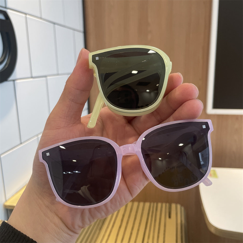 New children's folding sunglasses, candy-colored, fashionable and versatile, children's sunglasses sun protection sunglasses for boys and girls.