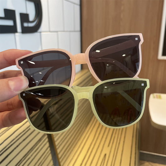 New children's folding sunglasses, candy-colored, fashionable and versatile, children's sunglasses sun protection sunglasses for boys and girls.