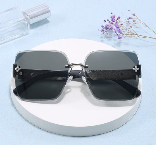 2024 New PC Polarized Sunglasses Large Frame Fashion Trendy Sunglasses for Women Frameless Square Anchors Same Style