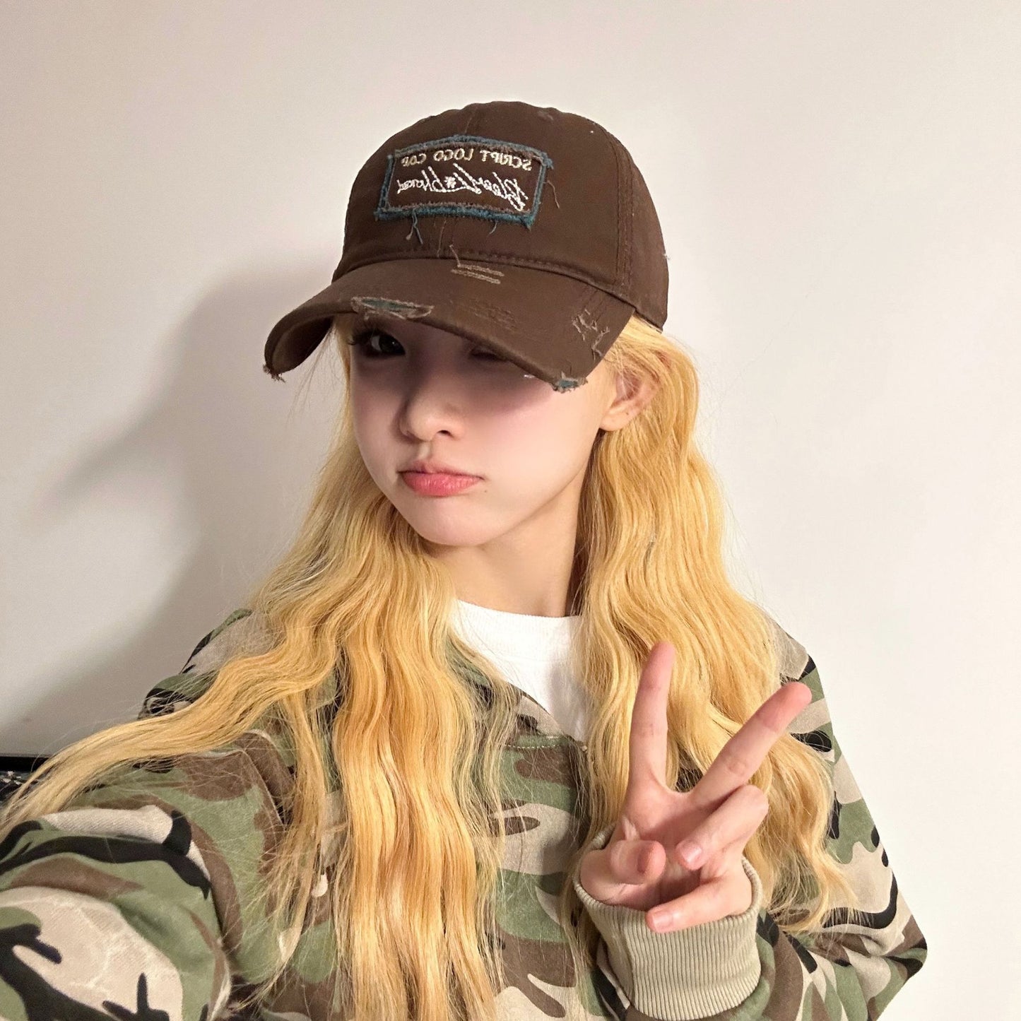 Internet celebrity brushed large patch embroidered letters hole baseball cap outdoor face-showing small visor retro peaked cap for women