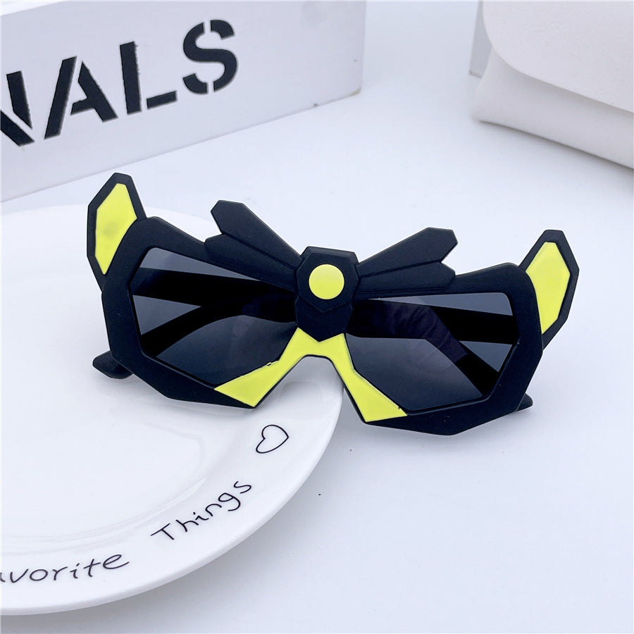 Robot children's sunglasses baby sunglasses mecha car robot boy baby style sunglasses photo show